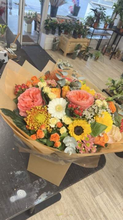 Summer Handtied - Handtied of fresh seasonal flowers in summer colours